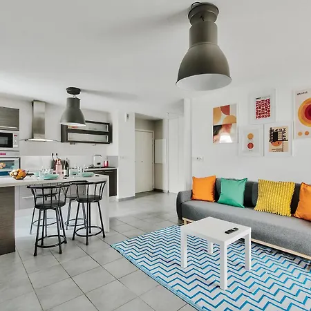 2-bedroom Stadium & Ldlc Arena Within Walking Distance Garage
