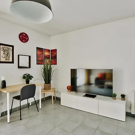 Apartment 2-bedroom Stadium & Ldlc Arena Within Walking Distance Garage *
