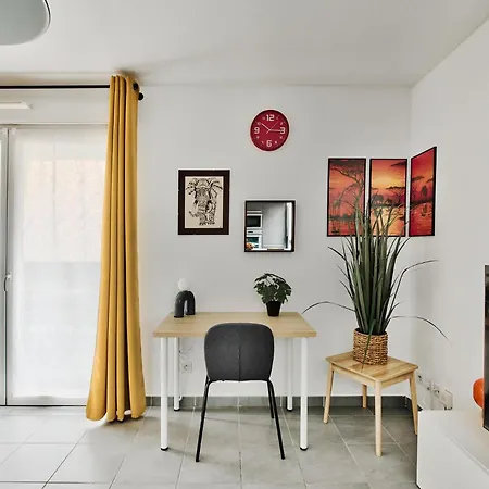 2-bedroom Stadium & Ldlc Arena Within Walking Distance Garage Meyzieu